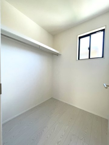 岡山市中区乙多見　戸建の収納|収納豊富なファミリークローゼットがあります。