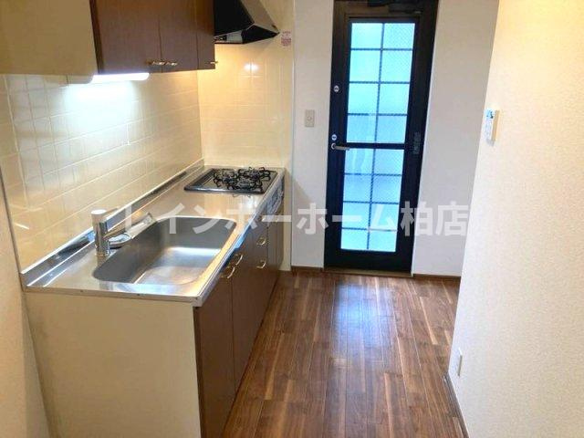 【仲介手数料：50％OFF】対象物件！のキッチン|コンパクトなキッチンで掃除もラクラク