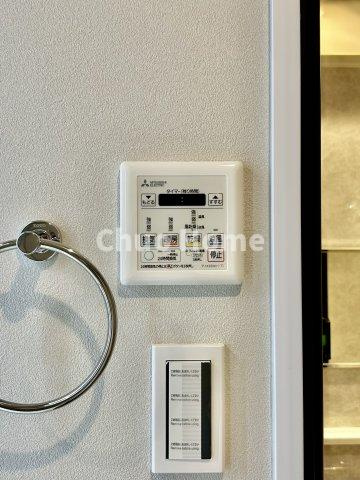 関屋ステーションハイツの内装|【浴室乾燥機】暖房・冷風・換気・乾燥が可能です。毎日を快適に過ごせるうれしい機能が揃っています。雨の日の洗濯物も安心です。