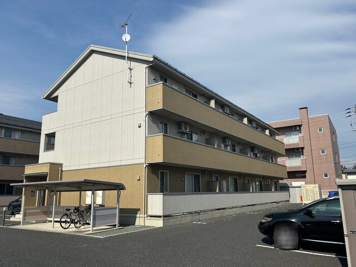 スリー・スター Ⅴ号館 Ｂ
