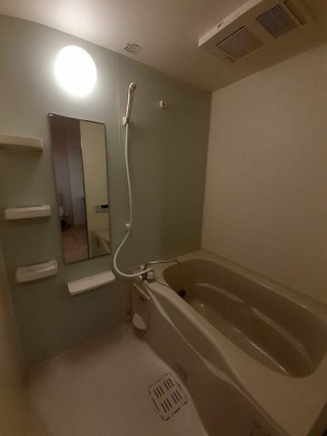 ウエストヒルパーシモンの浴室|コンパクトで使いやすいお風呂です