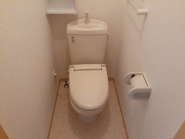 グリーン　フォレストのトイレ|落ち着いた色調のトイレです