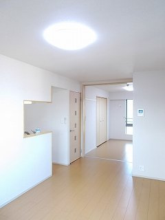 【居間・リビング】 | エアリーヒルズ　Ｋ | ゆったり過ごせる居間です