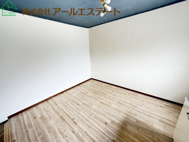野口マンション　　中古マンションの洋室