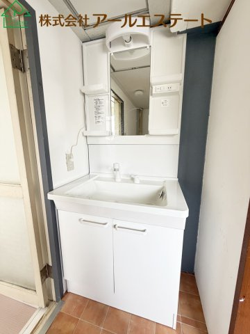 野口マンション　　中古マンションの独立洗面台