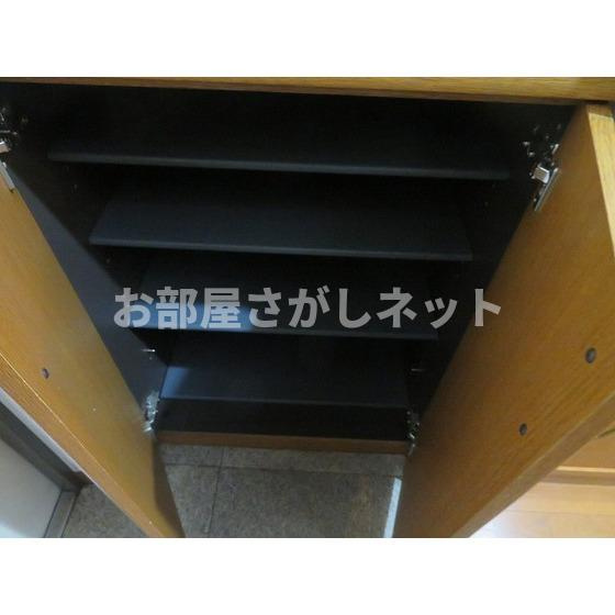 ＹＡＹＯＩ　ＣＯＵＲＴの玄関|シューズボックス