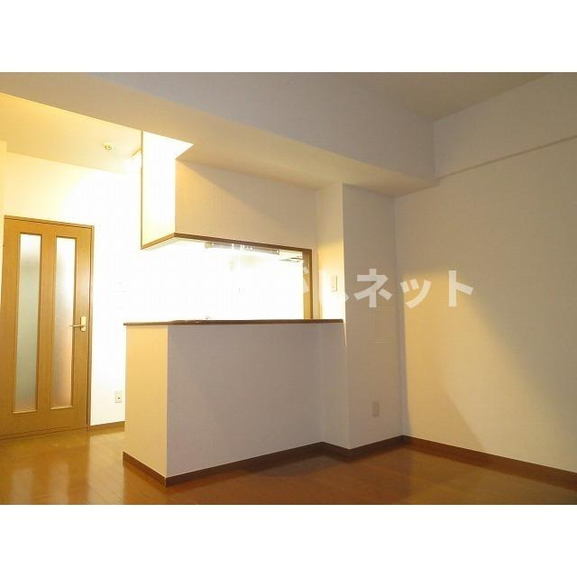 ＹＡＹＯＩ　ＣＯＵＲＴの居間・リビング