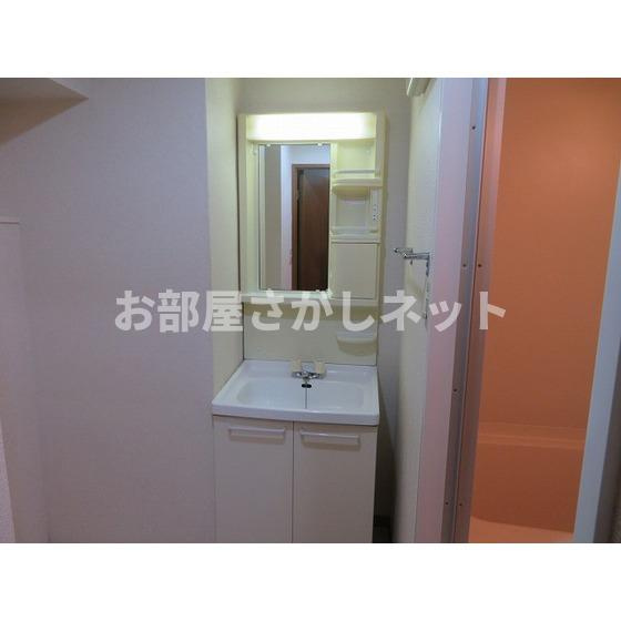 ＹＡＹＯＩ　ＣＯＵＲＴの洗面所|独立洗面台