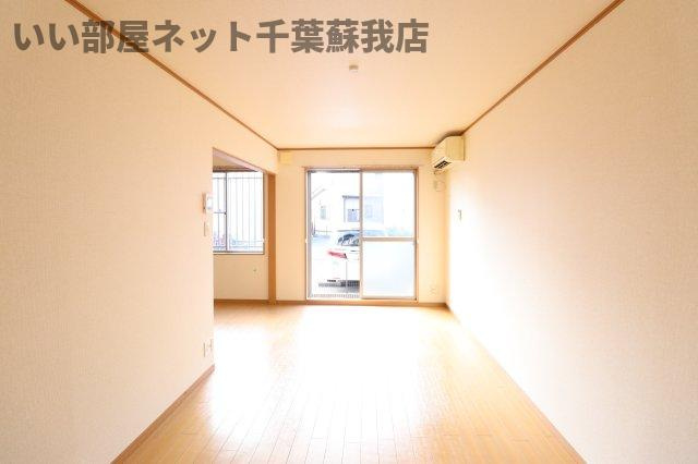 グレイスタウン蘇我Aの居間・リビング|使いやすいリビングです