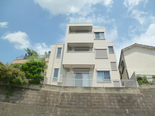 サウスヒルズの外観|☆各フロア1住戸の建物です☆