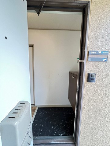 セジュール日野Ⅱの玄関