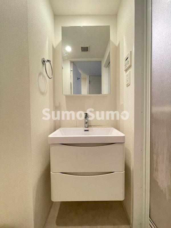 SERENiTE堺筋本町SUDの洗面所