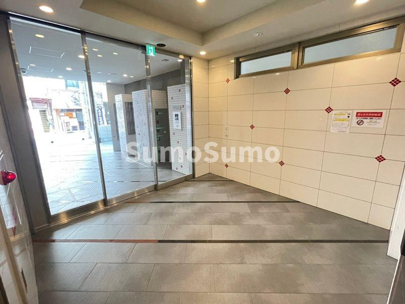 SERENiTE堺筋本町SUDのロビー