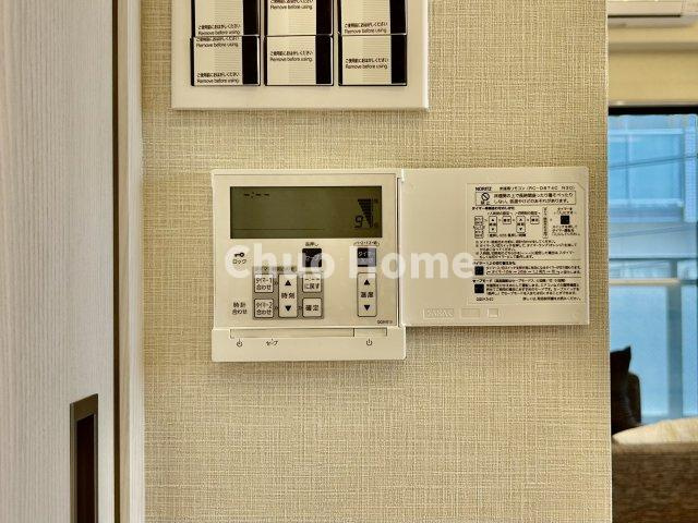 クリオ三ノ輪壱番館の冷暖房・空調設備|【床暖房】冬は足元から暖めてくれる床暖房はエアコンとは違って埃が舞いませんので健康にも良さそうですね。