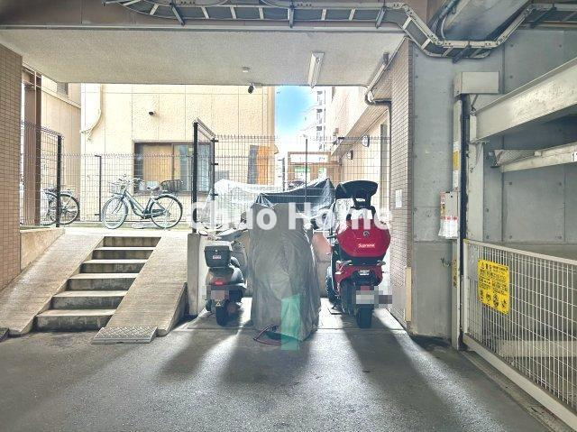 クリオ三ノ輪壱番館の駐車場|【バイク置場】最新の空き状況や費用などの詳細は担当スタッフまでお問い合わせください。