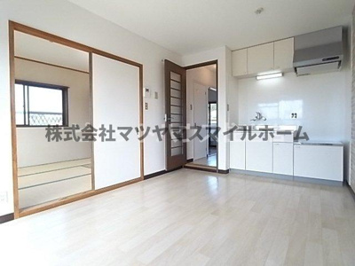 【居間・リビング】 | スタンドアップ忍ケ丘
