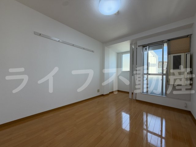 大宝 小阪本町ロイヤルハイツの居間・リビング