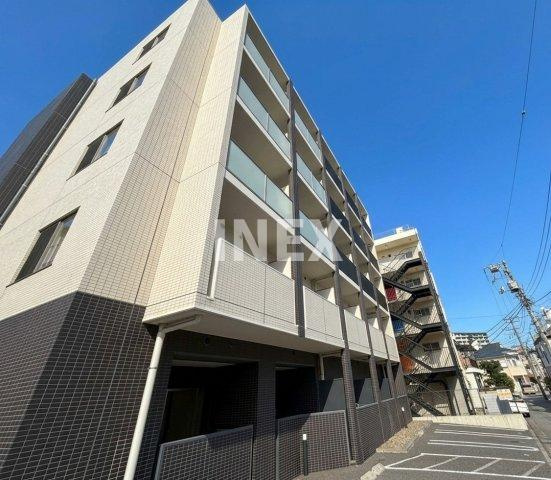 横浜市神奈川区上反町２丁目の賃貸マンションの外観
