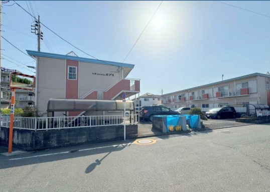 立川市上砂町５丁目のアパートの駐車場
