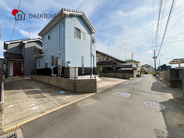 【前面道路含む現地写真】 | 鴻巣市小松3丁目　中古戸建