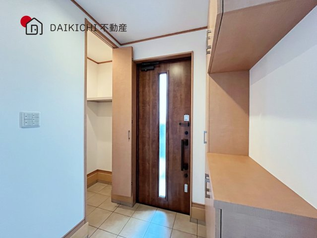 【玄関】 | 鴻巣市小松3丁目　中古戸建