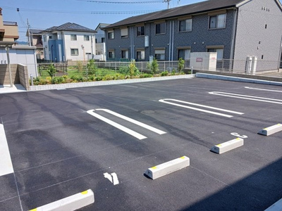 【駐車場】 | イーストウッドⅡ | 車をお持ちの方に嬉しい駐車場付きの物件です