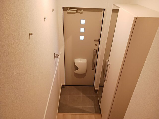プチシャルダンＡの玄関|落ち着いた玄関です