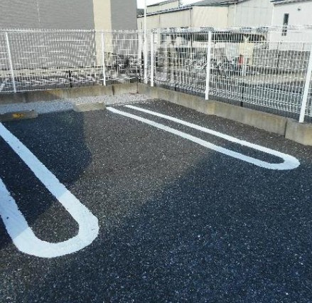 アルドーレⅢの駐車場