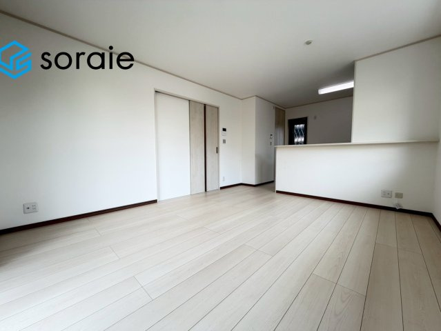 所沢市北中３丁目　新築戸建の居間・リビング|7/14撮影