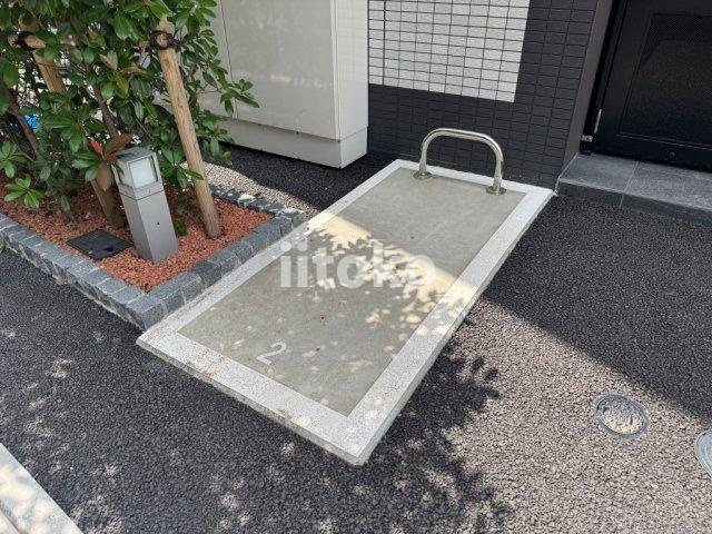 ＬＵＭＥＥＤ南千住の駐車場