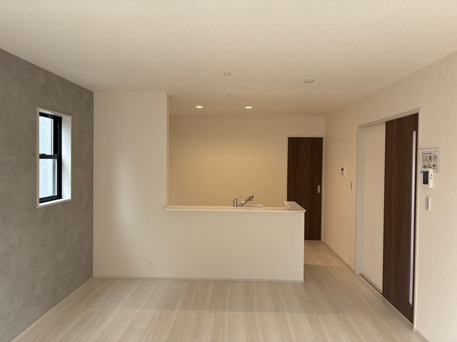 大平町富田　新築戸建16-2の居間・リビング