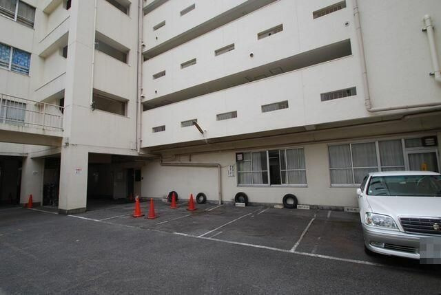 ファミール築地の駐車場|駐車場完備です