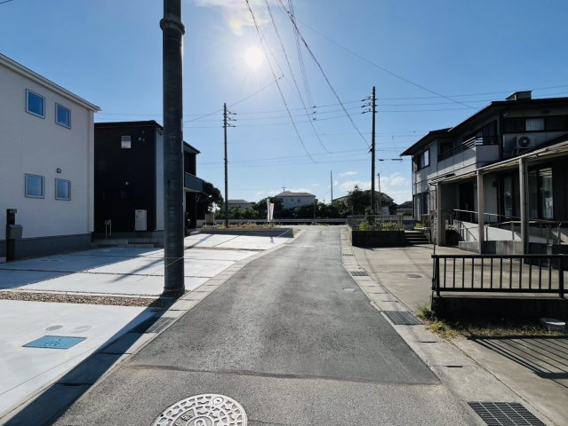 東海市養父町八王子60-2『仲介手数料無料』新築一戸建て・建売の前面道路含む現地写真