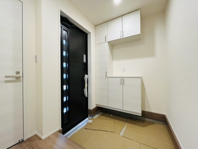 東海市養父町八王子60-2『仲介手数料無料』新築一戸建て・建売の玄関