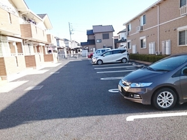サンリット・ガーデンAの駐車場