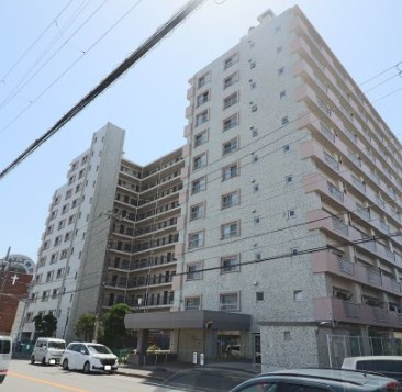 イト－ピア市川マンションの外観