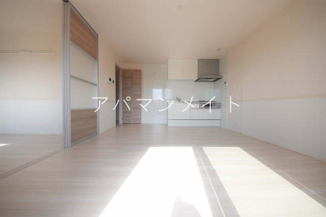 【居間・リビング】 | D-house | こちらの居間で趣味の時間をお楽しみください