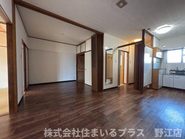 高倉第二コーポの居間・リビング