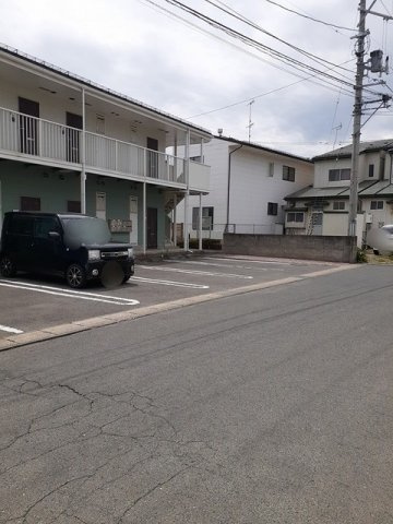ジュネスの駐車場