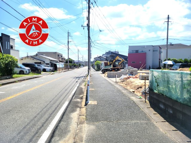 福岡市東区西戸崎5丁目第1-4棟（4号棟）の外観|前面道路含む現地の写真です。