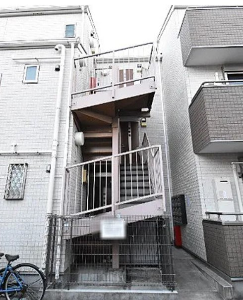 シャローム大宮のエントランス