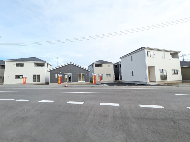 常総市本石下　第12　新築戸建て　３号棟の前面道路含む現地写真