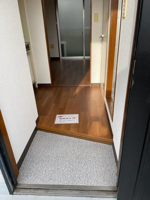 江戸川区上篠崎４丁目のアパートの玄関