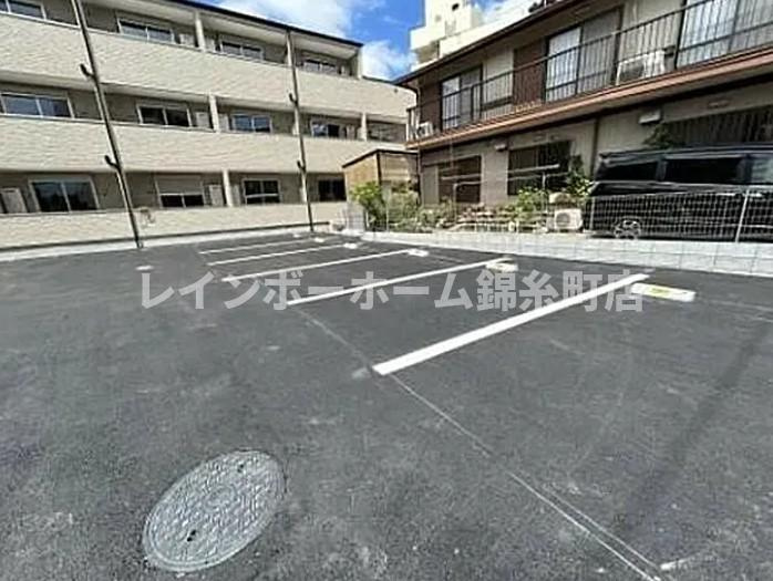 シエーナ松波Ⅱの駐車場
