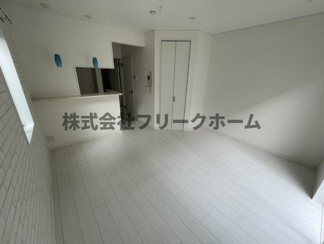 武蔵野市吉祥寺東町２丁目のアパートの居間・リビング