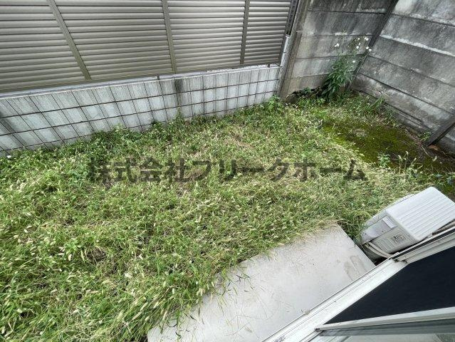 武蔵野市吉祥寺東町２丁目のアパートのバルコニー