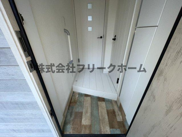 武蔵野市吉祥寺東町２丁目のアパートの玄関