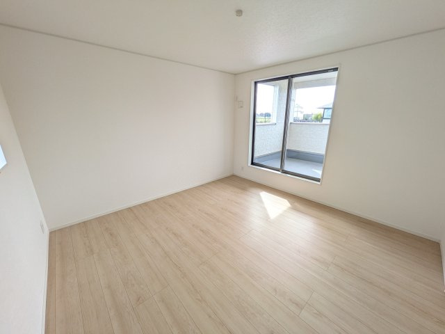 常総市本石下　第12　新築戸建て　8号棟の洋室|バルコニーに面した明るい２面採光で、毎朝爽やかな光を感じられます。