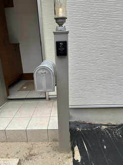 【設備】 | 君影町６丁目　中古戸建 | おしゃれな街灯です。