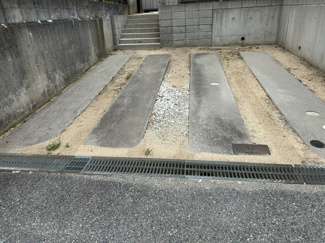 【駐車場】 | 君影町６丁目　中古戸建 | カースペース並列２台ございます。